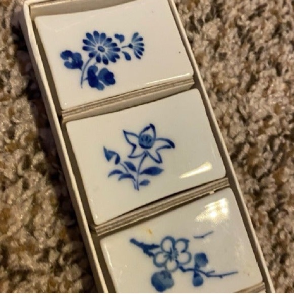 Vintage Chopstick Rests Six Pc Set Japan Hand-painted Porcelain Blue and Cream - Picture 2 of 4